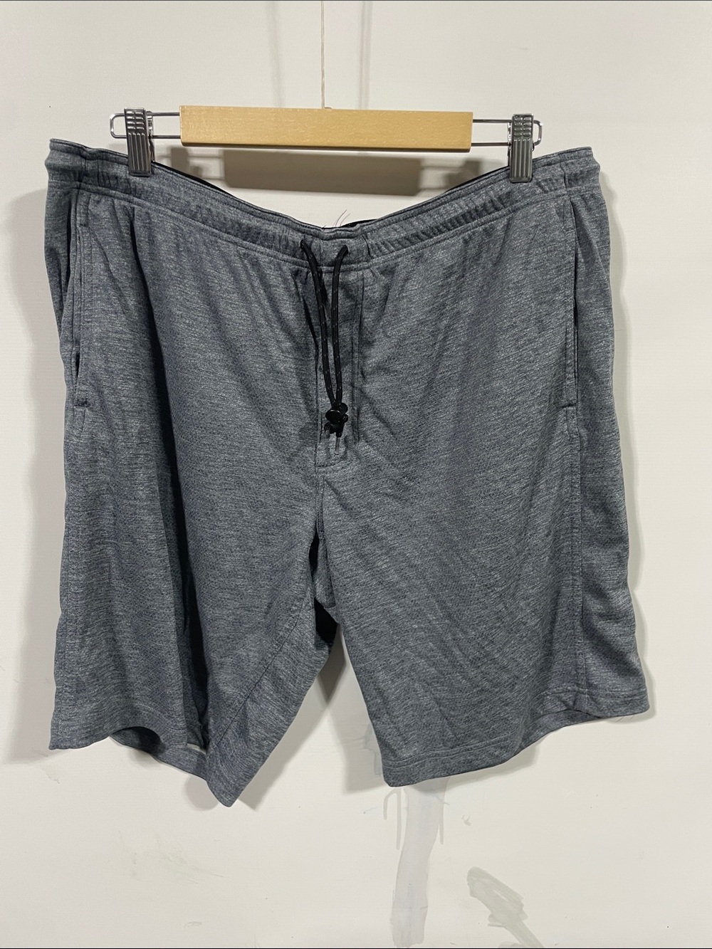 Duluth Trading Co Men’s Athletic Shorts in Light Gray